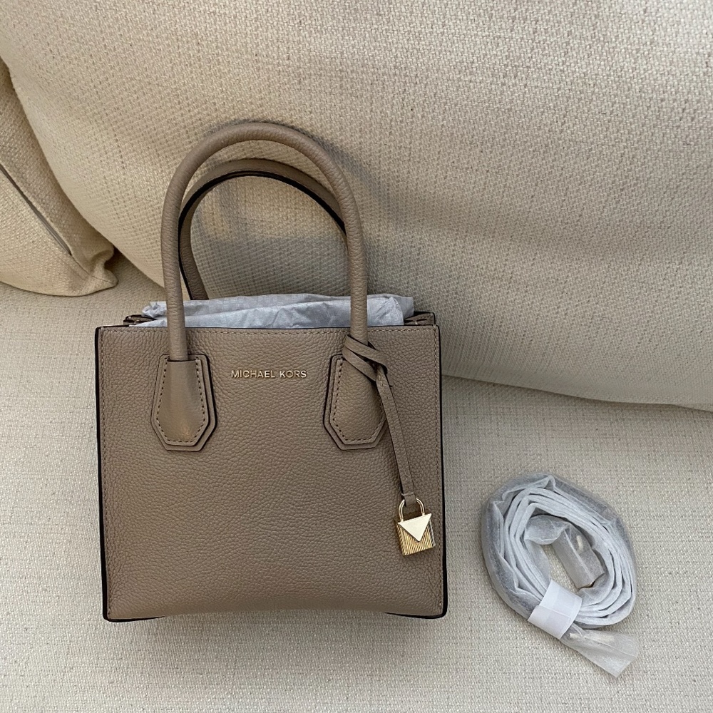 MK Mercer Medium Crossbody Bag - Truffle - Picture 4 of 6